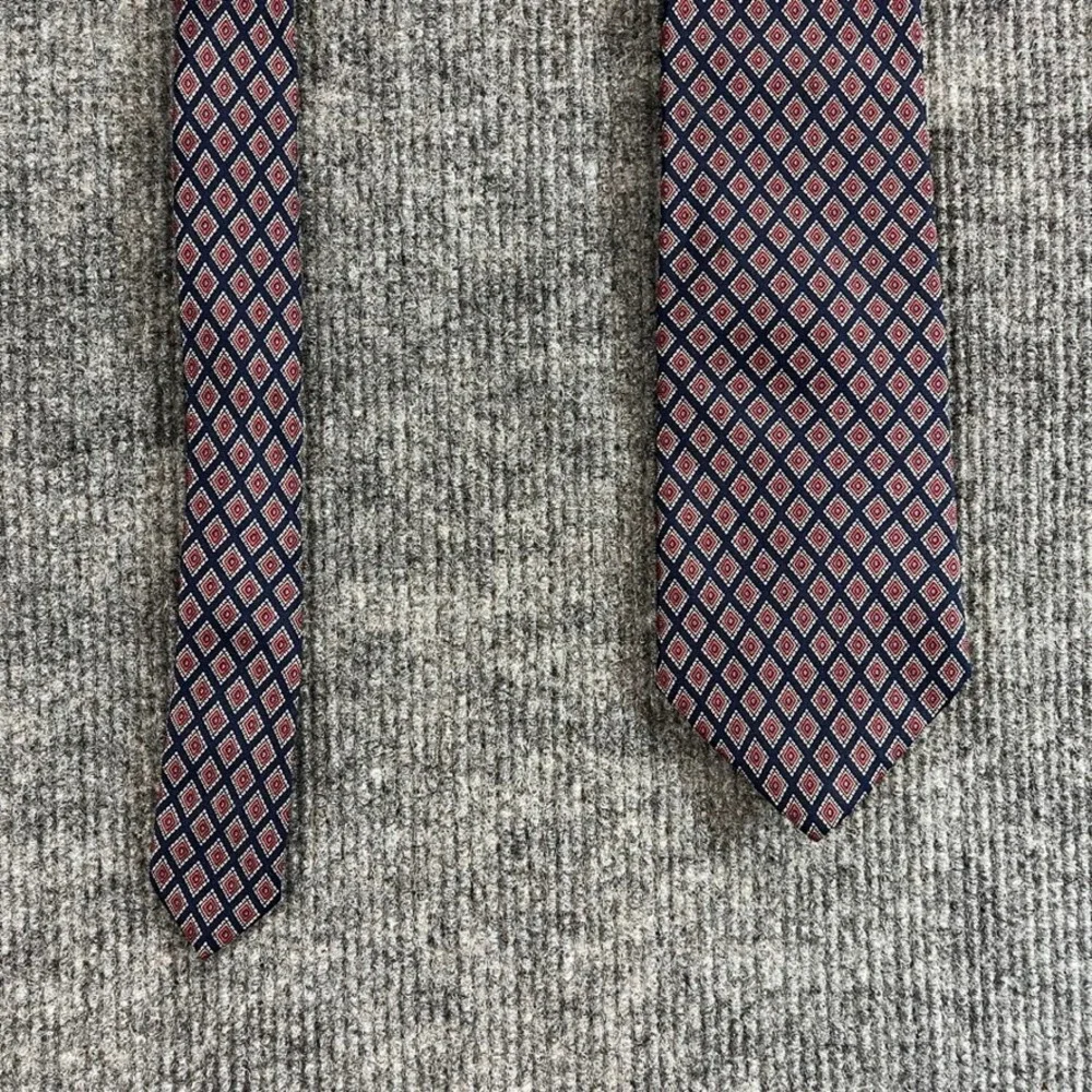 Graham & Lockwood London Mens Silk Tie Navy Blue Red Geometric Diamond Pattern